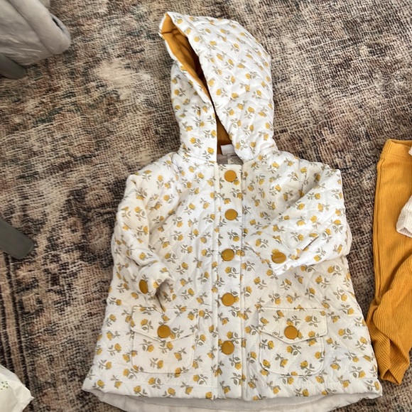 Nicole Miller New York 3 Piece Set Size 3-6 Months - Picture 3 of 3